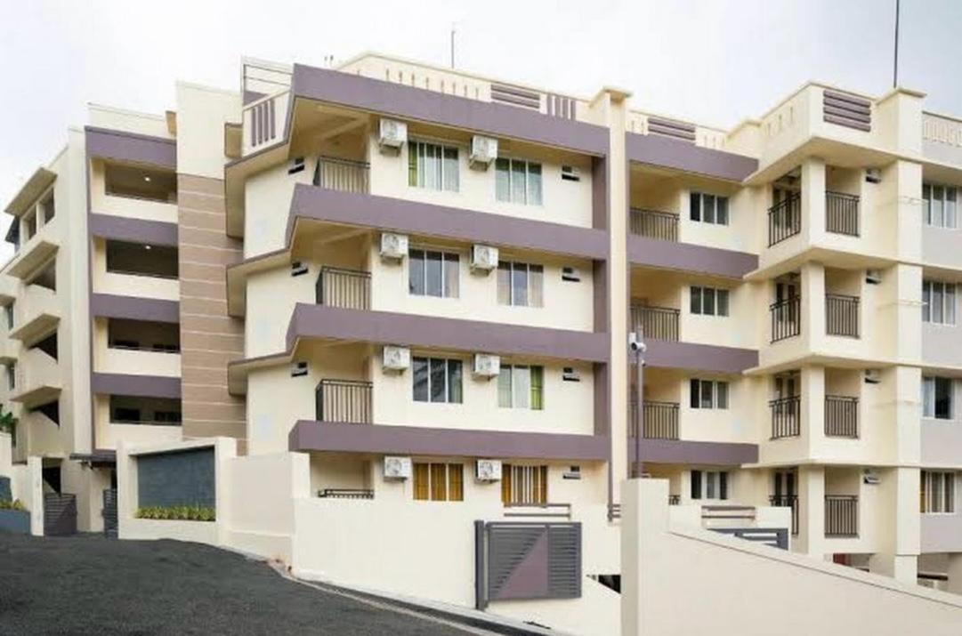 Ruby Hotel Apartments Kochi Esterno foto