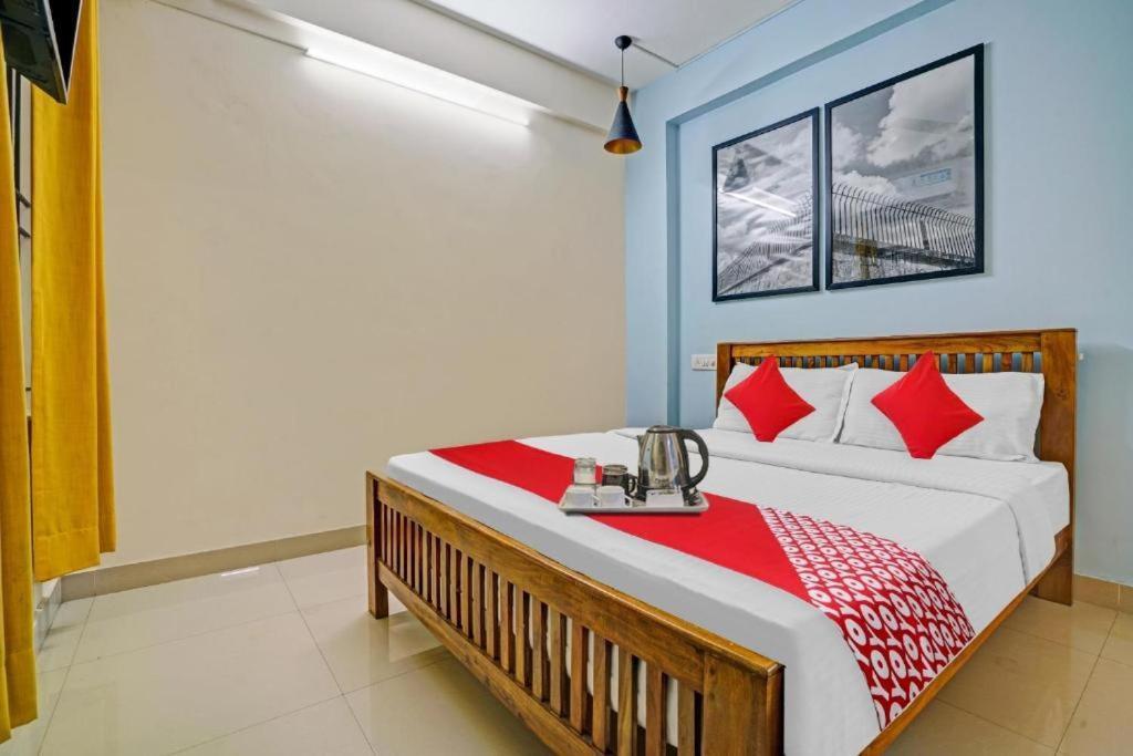 Ruby Hotel Apartments Kochi Esterno foto